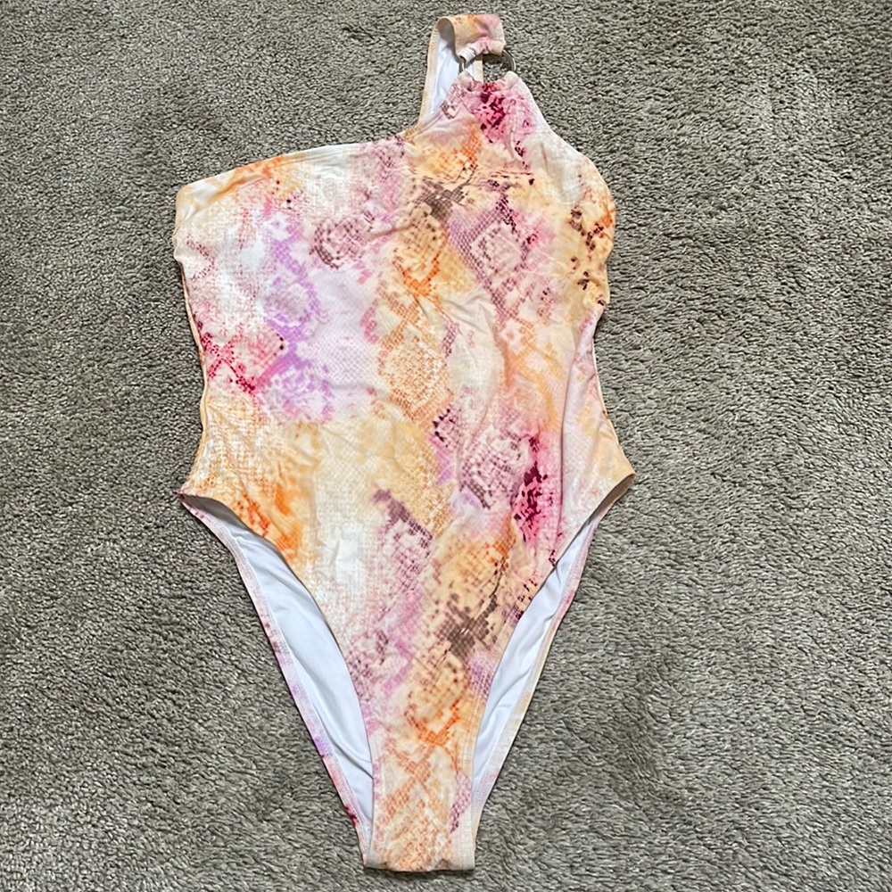 Women’s one piece bathing suit